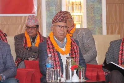 सत्ता गठवन्धनकाे वैठकपछि माधव नेपालकाे दल सहमत विश्वासकाे मत दिन सासदहरुलाई निर्देशन